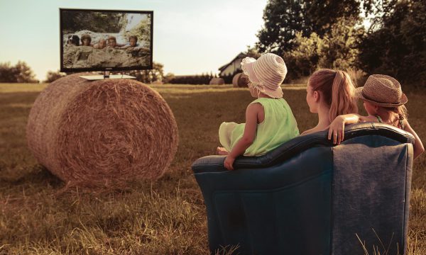 blickwechsel systemische beratung blick auf kreative ideen lösungen kinder strohballen tv fernseher
